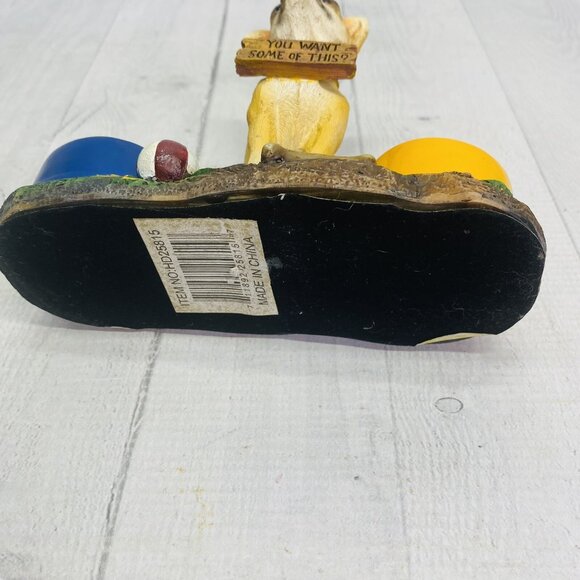 DWK 2010 Animal Chihuahua Dog Bone Resin Holder W Salt And Pepper Shaker Set 3 - Picture 6 of 16